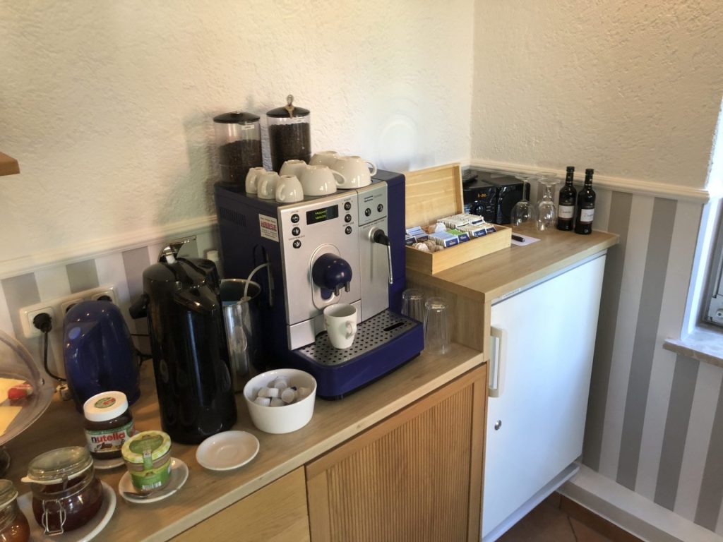 Kaffeezubereiter in einer Küche